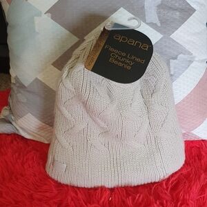Apana Cream Cable Knit Beanie NWT Yoga